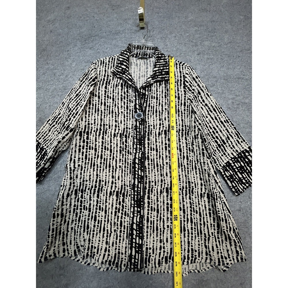 Habitat Clothes to Live in Top Small Abstract Tunic black & white Button - Picture 10 of 15